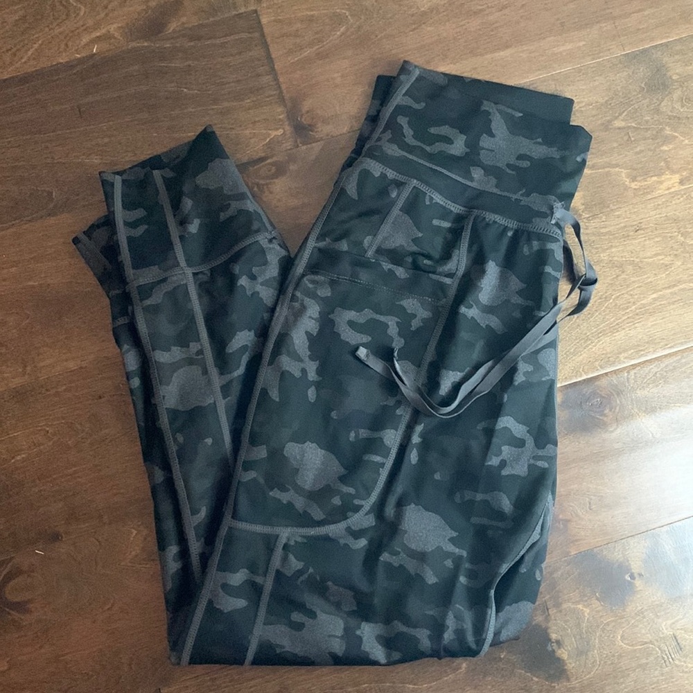 Fabletics Camo Joggers w/Pockets